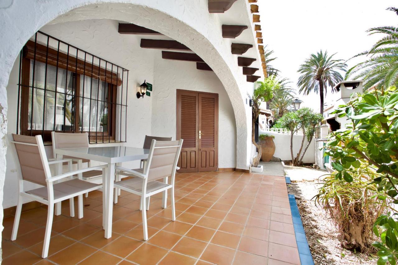 Urbanizacion El Oasis, 20 Villas En 1ª Linea Playa デニア エクステリア 写真
