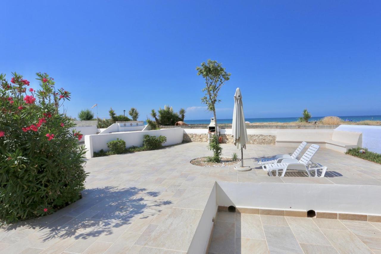 Urbanizacion El Oasis, 20 Villas En 1ª Linea Playa デニア エクステリア 写真