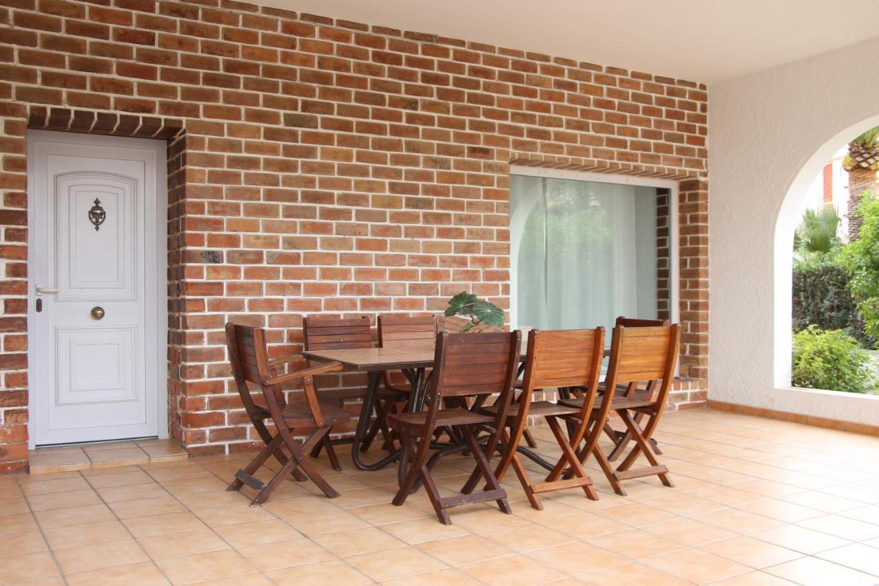 Urbanizacion El Oasis, 20 Villas En 1ª Linea Playa デニア エクステリア 写真